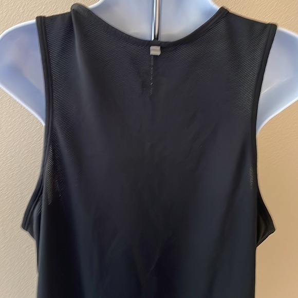 NIKE Dri-Fit Tank Size Large - Picture 6 of 9